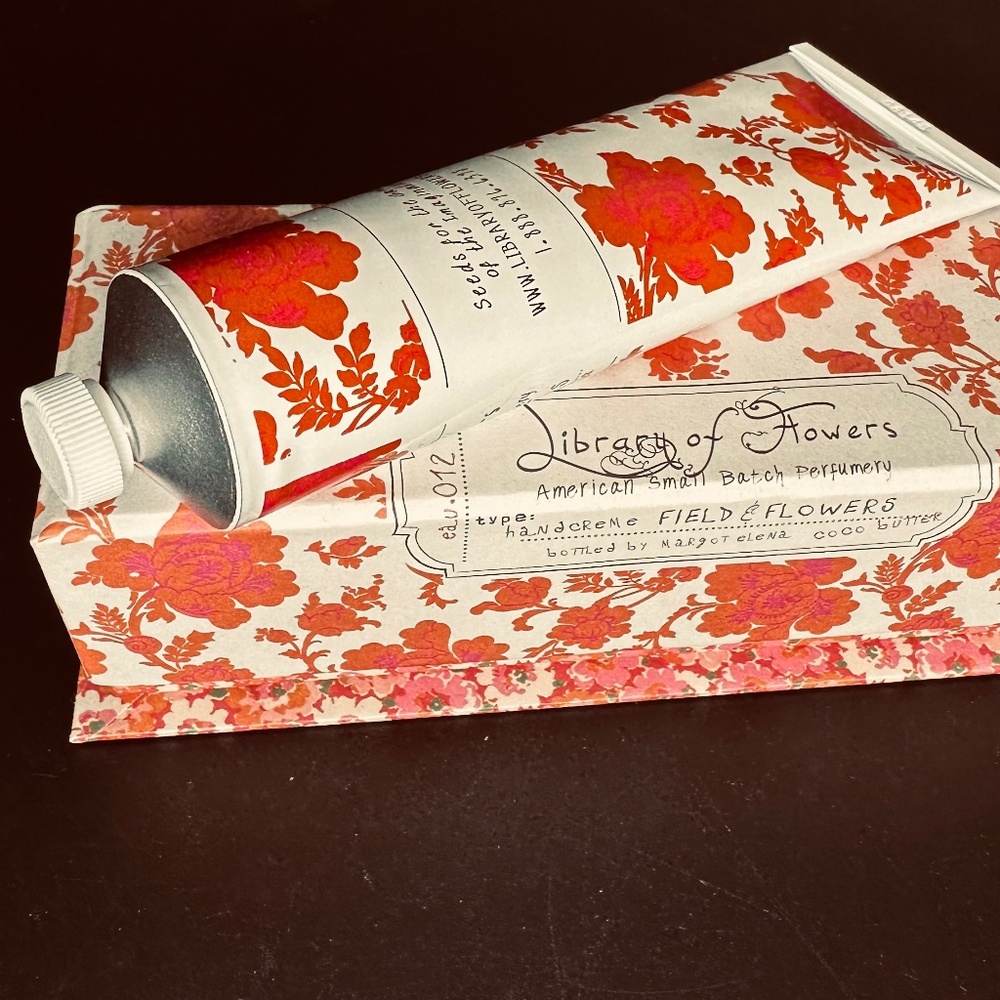 Library of Flowers Field Flowers 2.3 oz Handcreme NEW Sealed